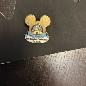 Disney Parks 2005 Celebration Mickey Mouse Pin